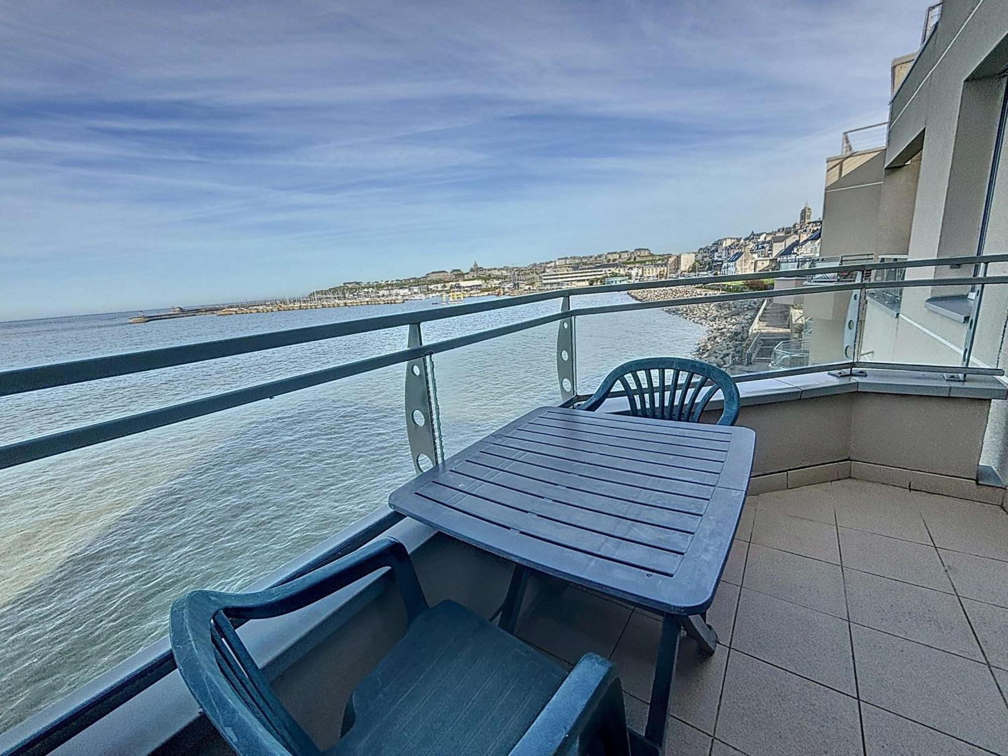 Appartement Avec Balcon, Proche Des Plages Et Commerces - Fr-1-361-89 Granville Exterior photo